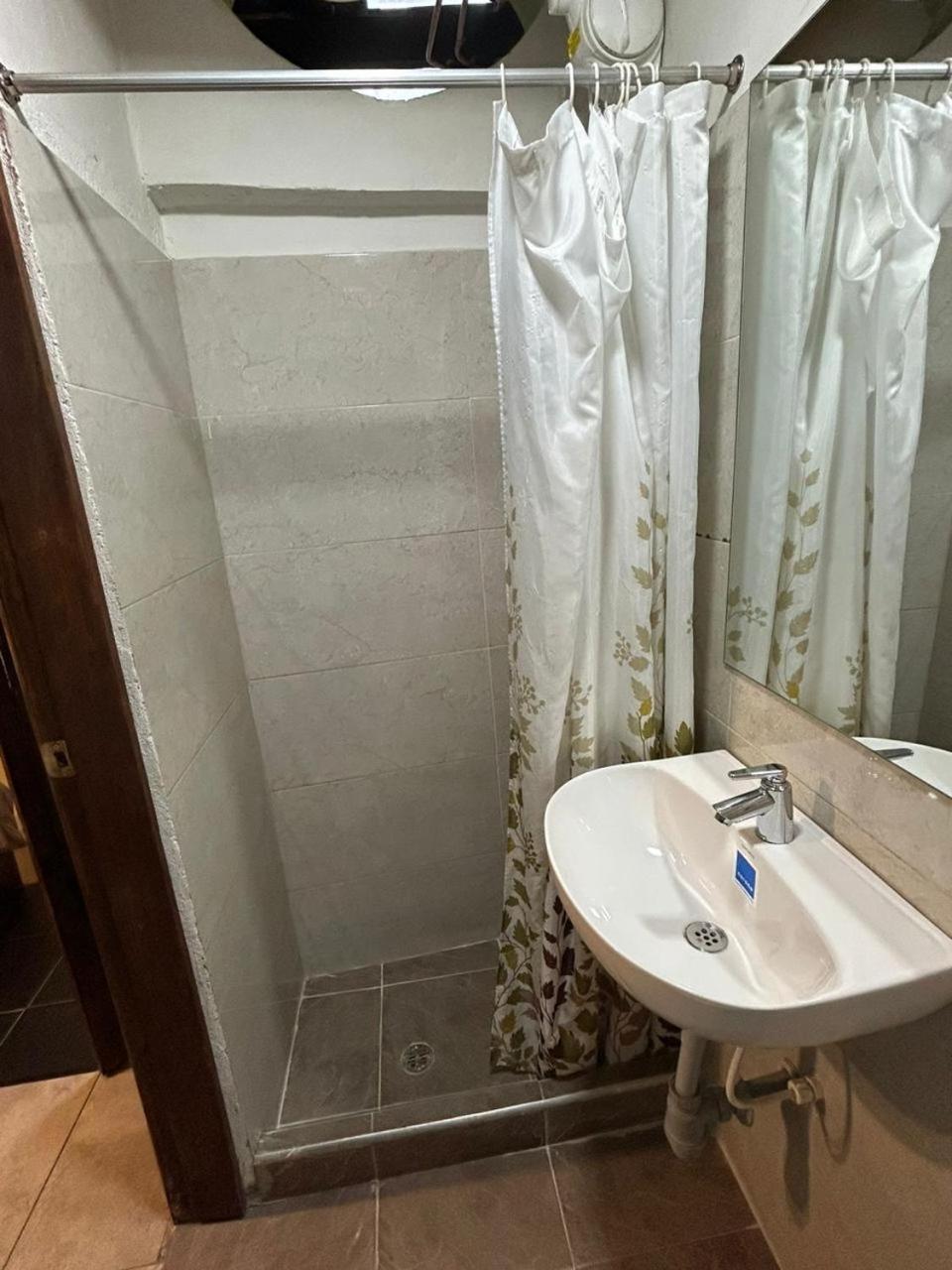 Hostal Casa Astromelia Μπογκοτά Εξωτερικό φωτογραφία