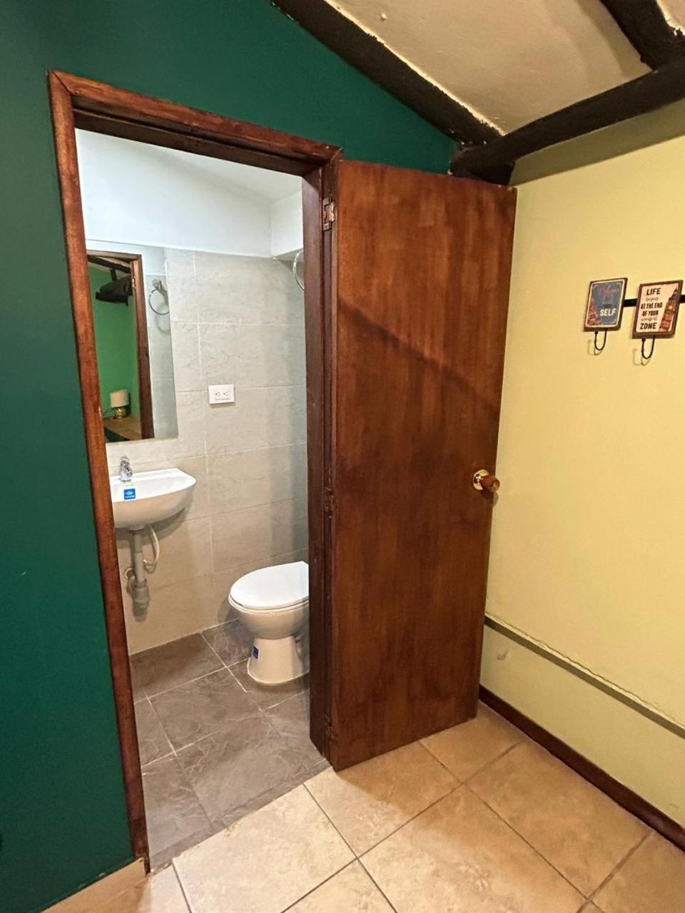 Hostal Casa Astromelia Μπογκοτά Εξωτερικό φωτογραφία