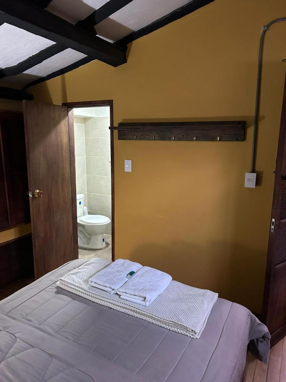 Hostal Casa Astromelia Μπογκοτά Εξωτερικό φωτογραφία